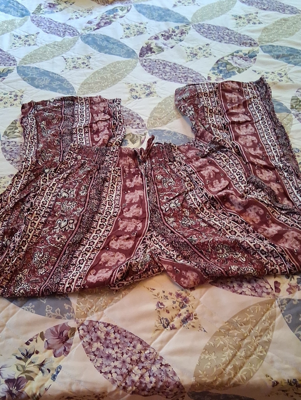 Joe B Bohemian Printed Wide-Leg Pants - Mauve With Elephants. Sz S